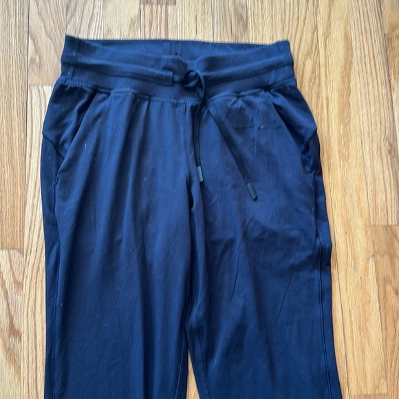 Lululemon sz 6 Ready To Rulu Pant 29" Black jogger with tie waist and pockets - Picture 4 of 13